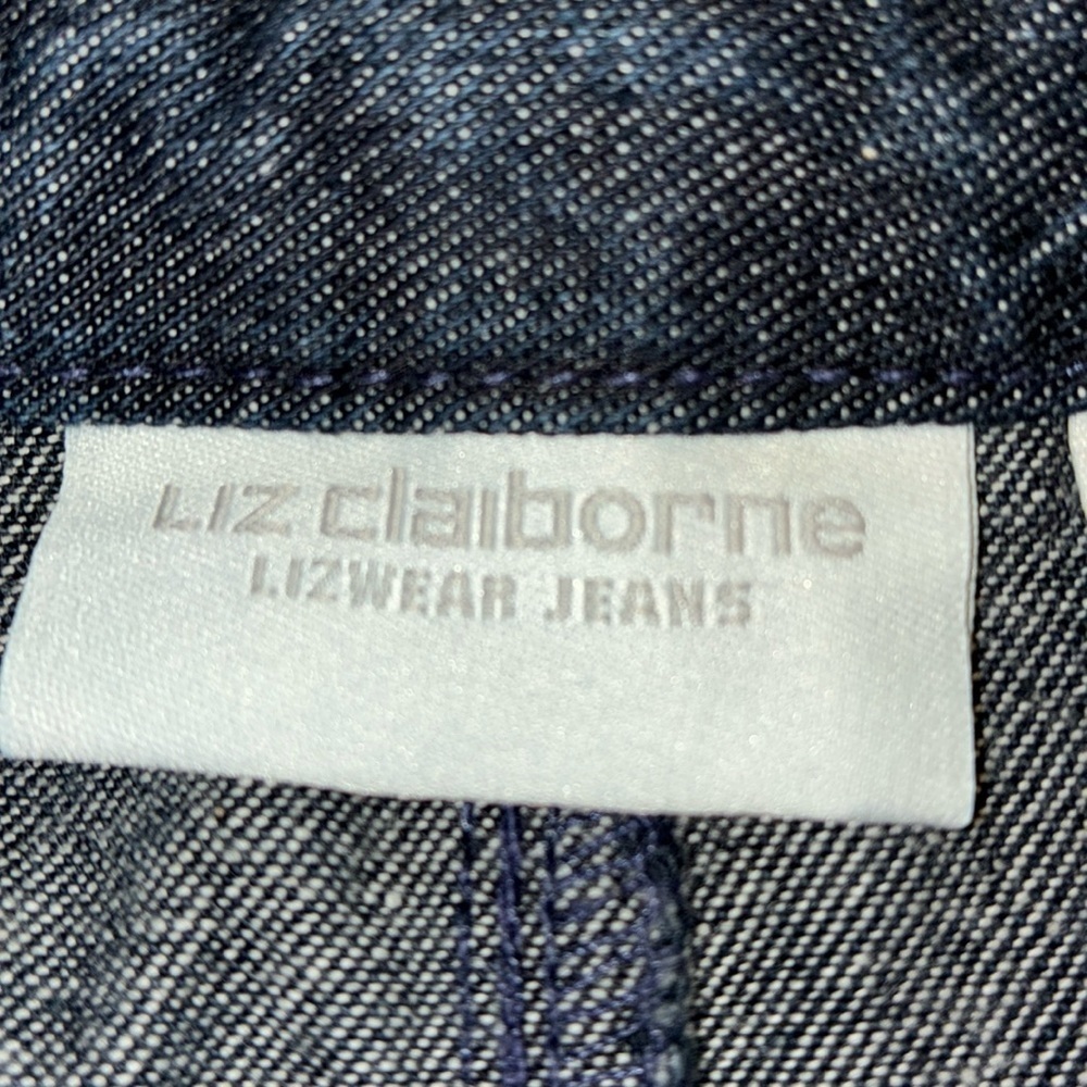 Liz Claoborne denim skirt Woman's, 8, Dark grey, light grey stencil flowers. EUC - Picture 10 of 17